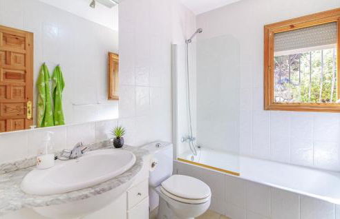 Awesome Home In Pedreguer With Kitchen - Foto 8