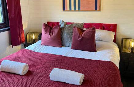 Otter 2 Lodge - Private Hot Tub- Dog Friendly - Wiltshire-Bristol - Foto 35