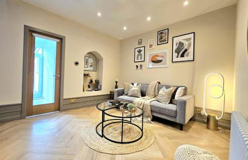 Newly Renovated Gem - Free Parking & Modern Comfort - Foto 18