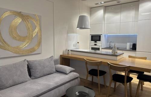 Free Garage Parking & AC, Luxury Apt - Old Town & Kazimierz - Foto 33
