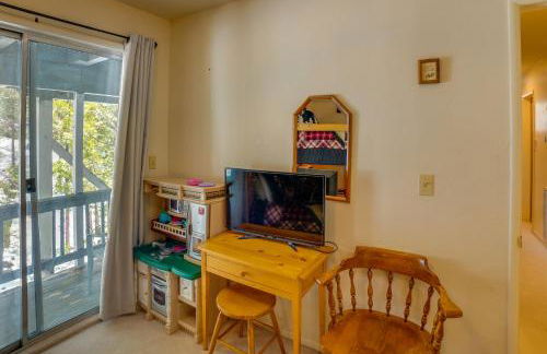 Peaceful Pines Running Springs Home with 3 Decks - Foto 21