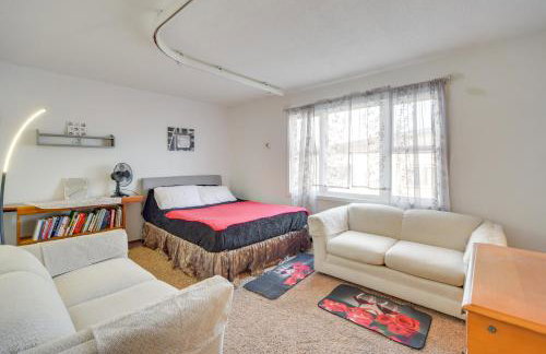 Walk to Crooked Lake Beach and Dtwn! Home with Patio - Foto 18