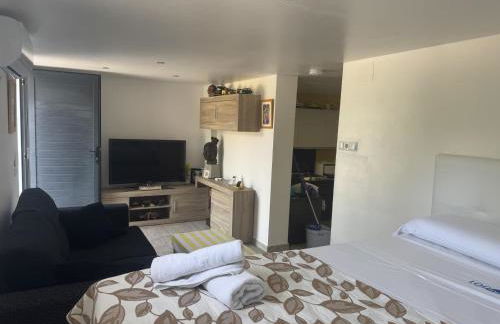 Acogedor estudio con terraza y piscina privada en Rafol d'Almunia - ES-373-65 - Foto 15