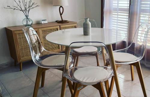 Hola Apartments P28 - Photo 1