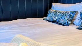 Boutique Shepherd Hut w Private Garden & Outdoor Bath - Foto 2