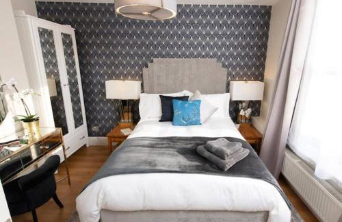 Entire rental unit in Oxfordshire, United Kingdom - Photo 9