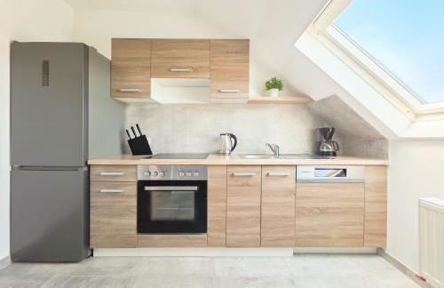 Tolstov Apartments - 3 Room Attic Apartment - Kitchen - 5 min to Messe DUS - Foto 6