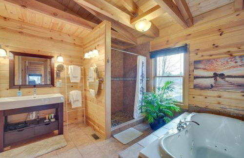 Modern Log Cabin with Rec Room, Steps to Lake! - Foto 19