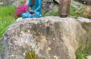 La Antigua Cuadra es un alojamiento de piedra y altos techos de madera con mucho encanto, jardín privado con barbacoa y acceso al río Asón - Foto 28