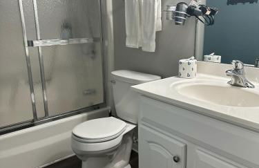 No Putts Given. Cozy home on Par 4, free Golf Cart and Pool access - Photo 24