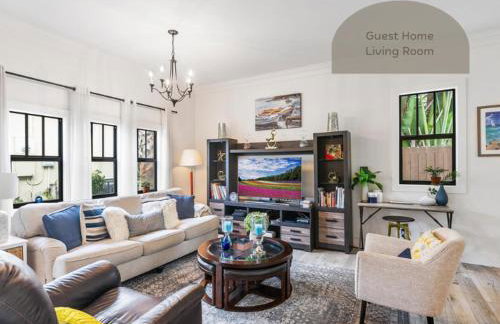 Elegant 4BR Home Guest House Private Yard - Foto 45