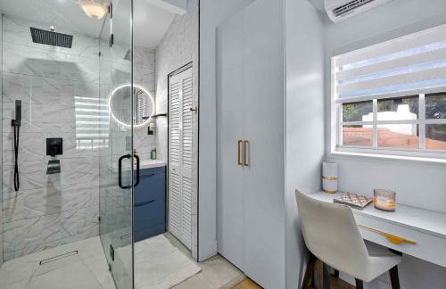 Villa 800 - 3 BEDROOM - 3 AND A HALF BATHROOMS -6 BEDS- Spa like Retreat Saline Pool & Jacuzzi - Foto 49