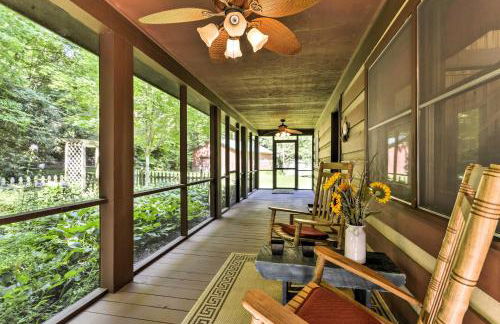 Black Mountain Cabin with Screened Porch and Views! - Foto 3