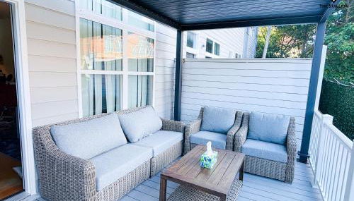 The Stallion #104 - Brand New Modern Spacious Loft with Patio - Walkable to attractions - Foto 5