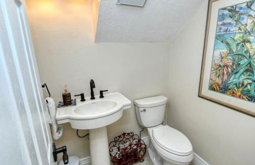 Two-Level, Heated Pool, Trolley to Beach & Village - Foto 23