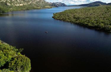 Refúgio na Lapinha com dois chalés, ideais para casal, família ou pequeno grupo de amigos, com acesso privativo à lagoa, caiaques e quadra de beach tennis - Foto 7