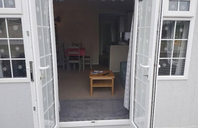 Lovely 2-bed Chalet at Robinhood Retreat Free Park - Foto 1