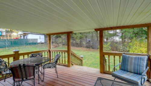 Bluefield Home with Covered Deck - Near Parks! - Foto 2