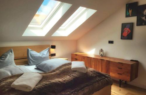 stylische Alpenlounge mit Pool, Blockhaus-Sauna und Jacuzzi für bis zu 12 Personen - Foto 24