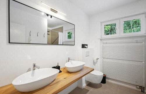 GUT KLETKAMP "Finkenhaus" - Idyllisch freistehendes Landhaus mit 3 Schlafzimmern und fantastischem Ausblick I 8 Personen I Offener Kamin I Garten I Wintergarten I Große Terrasse I Ruhig am Waldrand I Parkplätze I WLAN - Foto 16