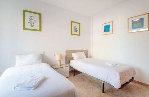 Montefaro Spacious Townhouse - Beach & pool - Photo 21