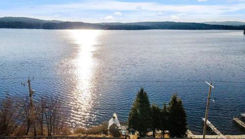 2-Unit House, big Lake Winnisquam views - Sleeps 13 - Foto 2
