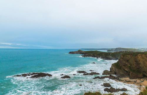 Panoramic Sea-View Family Appartment , Free Parking, Sleeps 6 , Walk to Beach, Station, & Town - Foto 18