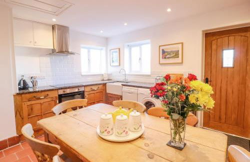 Alwyn Cottage - Photo 8