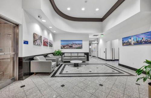 21st Floor Penthouse | Amazing Views of Downtown! - Photo 34