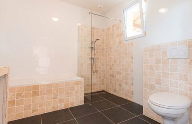 Modern Villa With Large Garden - Foto 12