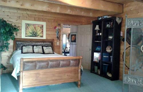 Spacious, Inviting Log Cabin Encircled by Wildlife in Utah - Foto 7