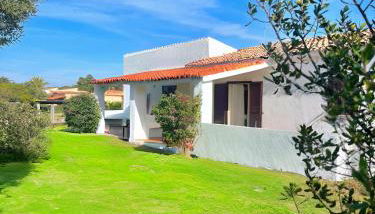 Vermentino - Apartment in Villa - 200m from the Beach - Garden - Wi-Fi - AC - BBQ - Parking - Pet Friendly - Foto 1, Garden, Garden view