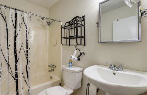 Easy Hwy Access to ATL Work-Ready Riverdale Home - Foto 23