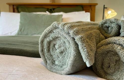 Muddy Paws Cottages - The Nook - Photo 72