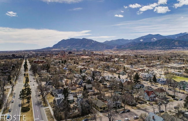 1BR Downtown Townhome King Bed, 5 Min to Shops - Photo 18