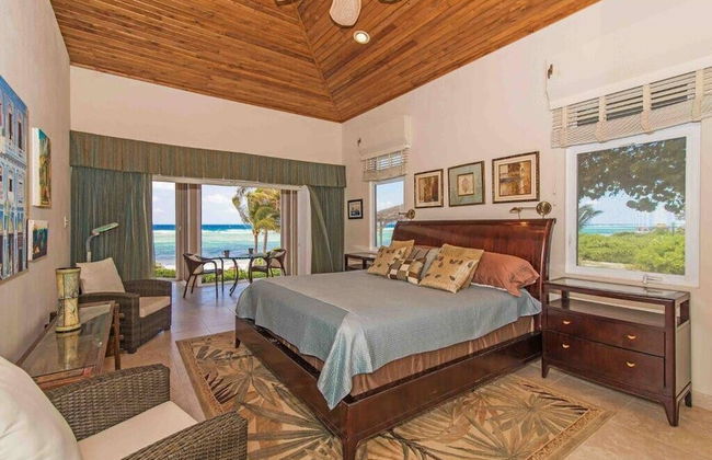 Peaceful Ocean Front Beach House in Bodden Town - Photo 4