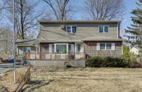 Milford Family Home with Koi Pond and Porch! - Foto 3