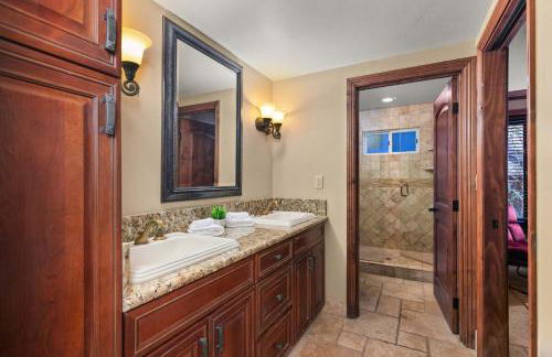 Grand Retreat Rooftop Bliss and Ocean Views - Foto 23