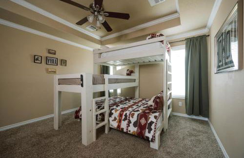 5BD - Backyard - Pool Access - 5 Mins to Texas A&M - Foto 4