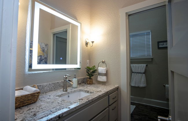 Brand NEW Large Impressive House Near Downtown! - Photo 36