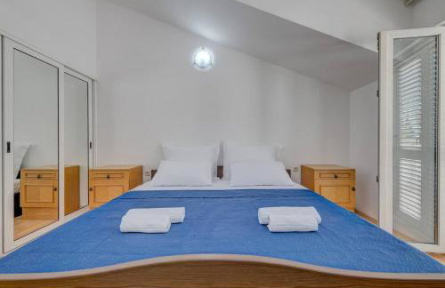Spacious Rustic 2BR with Terrace & Parking - Foto 34