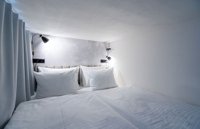 HONEST Karlín - Foto 12