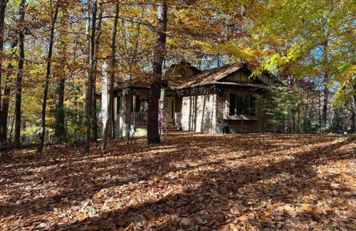 Woodshores Retreat - cozy retreat, hot tub, Lk MI - Photo 40