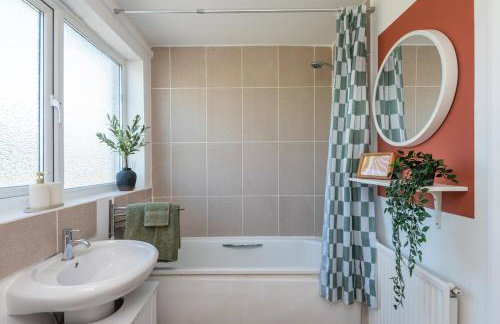 #30 Cozy & Stylish Studio Retreat - Near Odds Farm Park - Sleeps 2 - Perfect for business travelers and Couples - Free parking - Foto 14