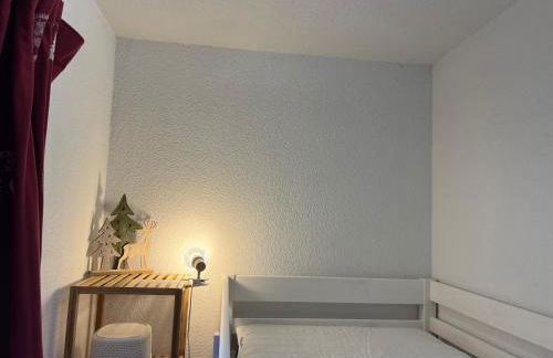 Super Besse chez Sophie 2ch, séjour, wifi, 2tv, rdc, terrasse, parc, piscine, pkg - Foto 14