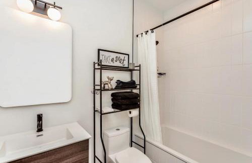 Ultra Modern Luxury - New Construction 4 Bedrooms - Photo 80