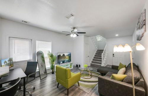 Tranquil 3BR I Free Parking I Workspace - Foto 8