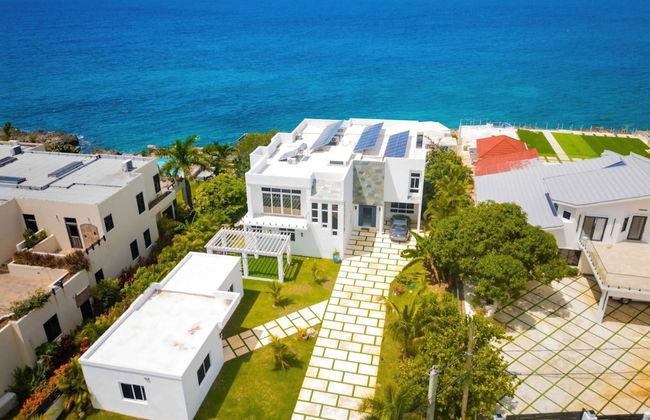 The W Villa 5 B R Oceanfront w Staff - Photo 39