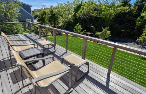 Gorgeous Architectural Home w Water Views - Foto 31