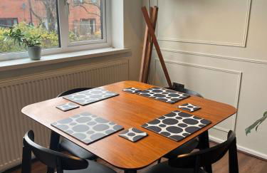 A Modern Classic 2 bed apartment by Graves Park - Foto 14